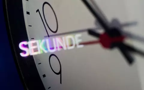 Die Schaltsekunde könnte bald Geschichte sein. (Archivbild) - Foto: picture alliance / Julian Stratenschulte/dpa