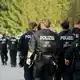 In der Nacht auf Donnerstag soll mit einer Drohne weitergesucht werden. - Bild: Felix Kirberg/dpa