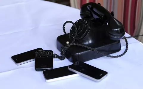 Vor 150 Jahren gelang Alexander Graham Bell und Thomas Watson das erste Ferngespräch. Seitdem hat sich bei der Technik einiges getan. (Symbolbild) - Foto: picture alliance / ZB