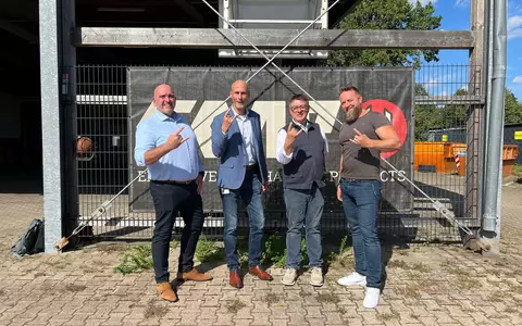 whynow in Partnerschaft mit Bleckmann für nächste Wachstumsphase bei EMP / Lager- und Logistikteam von EMP wird Teil der auf Mode und Lifestyle spezialisierten Logistikgruppe - Foto: presseportal.de