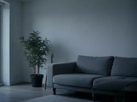 Symbolbild: helles, minimalistisch eingerichtetes Wohnzimmer - Foto: über boerse-global.de