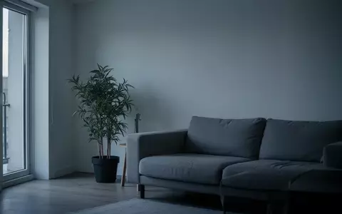 Symbolbild: helles, minimalistisch eingerichtetes Wohnzimmer - Foto: über boerse-global.de