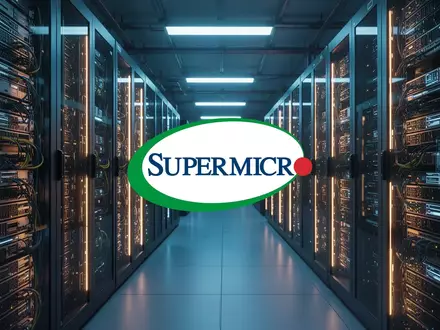 Moderne Rechenzentrum-Infrastruktur mit leuchtenden Server-Racks in einer professionellen, technologischen Umgebung. - Foto: über boerse-global.de