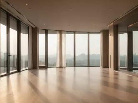 Ein heller, minimalistisch gestalteter Wellnessbereich in einem Hotel mit großen Fensterfronten und natürlichem Lichteinfall. - Foto: über boerse-global.de