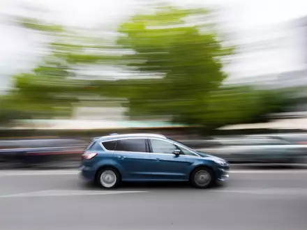 Mobile.de zählt zu den großen Fahrzeugbörsen in Deutschland. - Foto: Julian Stratenschulte/dpa/dpa-tmn