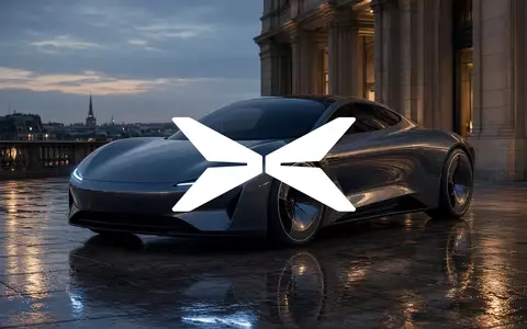 Ein futuristisches Elektroauto in einer eleganten Pariser Stadtkulisse bei Dämmerung. - Foto: über boerse-global.de