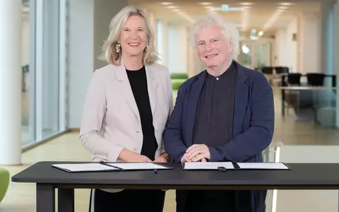 Sir Simon Rattle verlängert als Chefdirigent von BRSO und BR Chor / Vertrag bis 2033 unterstreicht erfolgreiche Zusammenarbeit und internationale Strahlkraft der BR-Klangkörper - Foto: presseportal.de