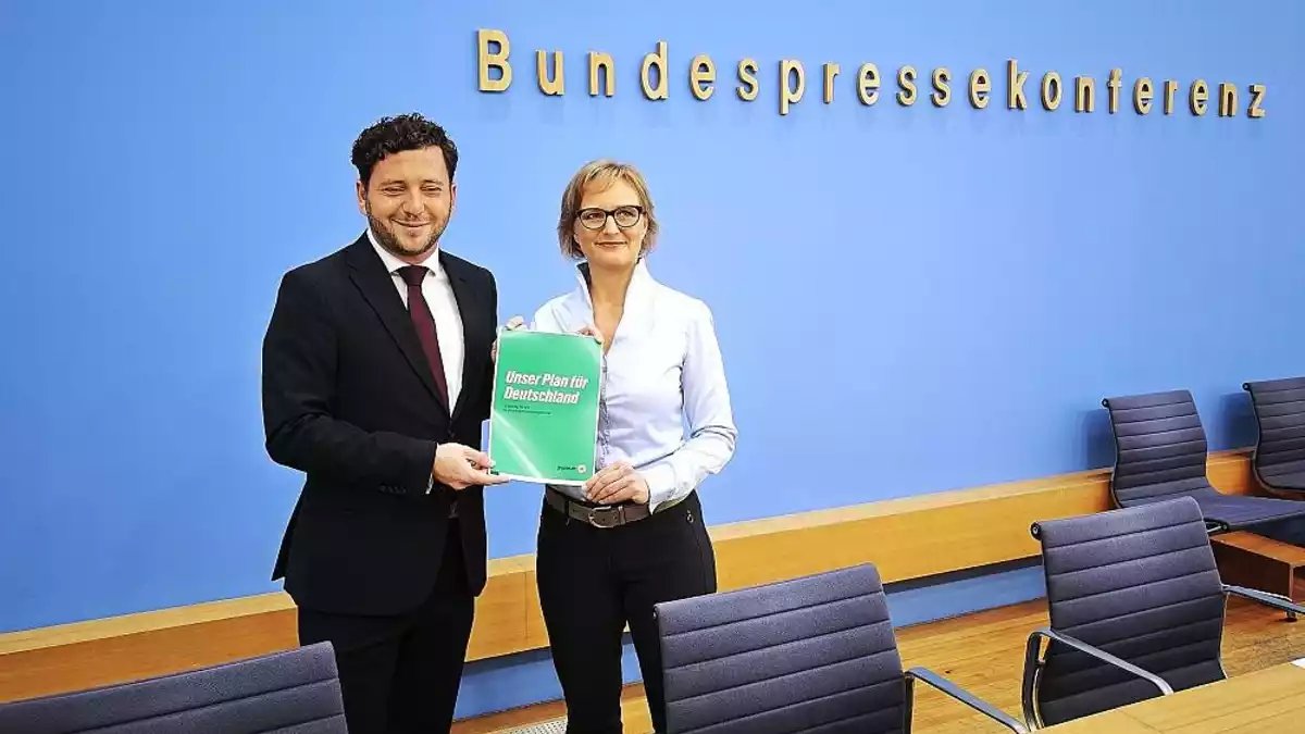 Grünen-Spitze legt Leitantrag für Parteitag vor