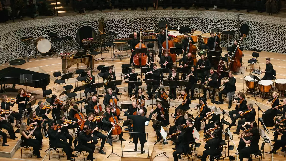 Erste gemeinsame Aufnahme von François-Xavier Roth und dem SWR Symphonieorchester - Bild: presseportal.de