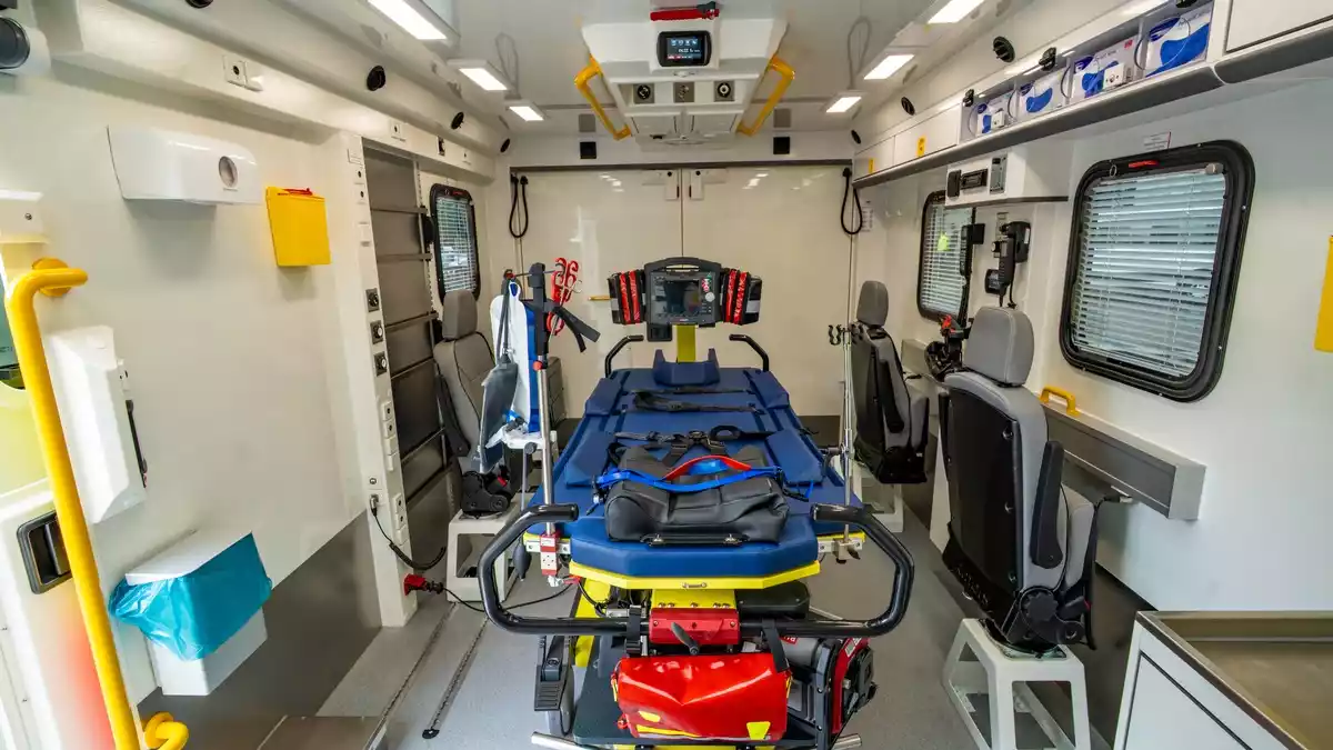 FW Hannover: Feuerwehr Hannover stellt zwei neue Intensivtransportwagen in Dienst - Bild: presseportal.de