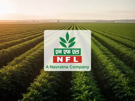 Weite, sonnendurchflutete Agrarlandschaft mit grünen Feldern als Symbol für landwirtschaftliches Wachstum und Investition. - Foto: über boerse-global.de