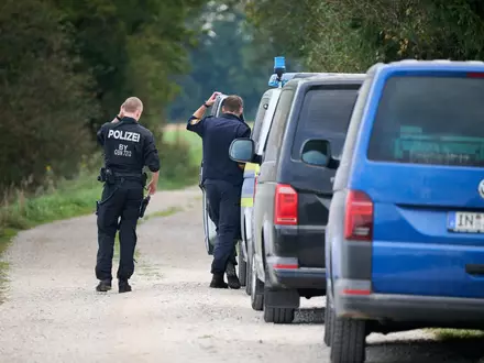 Die Suche nach dem Tier soll weitergehen - obwohl bisher keine Spuren gefunden wurden. - Foto: Peter Kneffel/dpa
