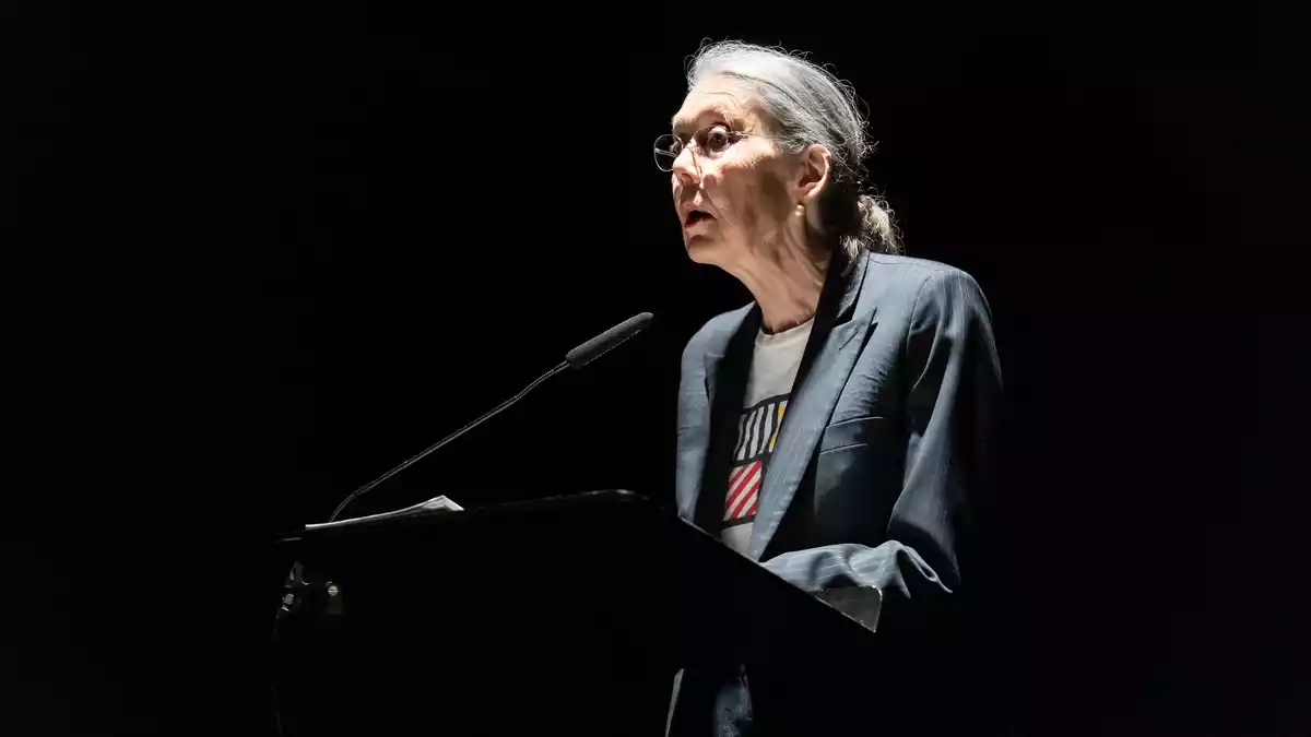 Beim Poesiefestival in Berlin war Carson erst im Mai zu Gast. (Archivbild) - Bild: Natalia Reich/Haus für Poesie/dpa