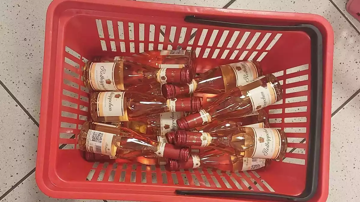 BPOLI EF: Kein Taschen- sondern ein Flaschendieb trieb sein Unwesen - Bild: presseportal.de