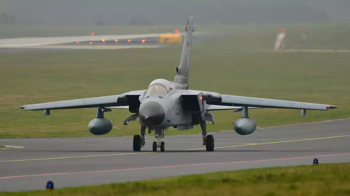 Die Nato beginnt am Dienstag in Italien ihre jährlichen Manöver zur Verteidigung des europäischen Bündnisgebiets mit Atomwaffen. (Symbolbild) - Bild: Harald Tittel/dpa