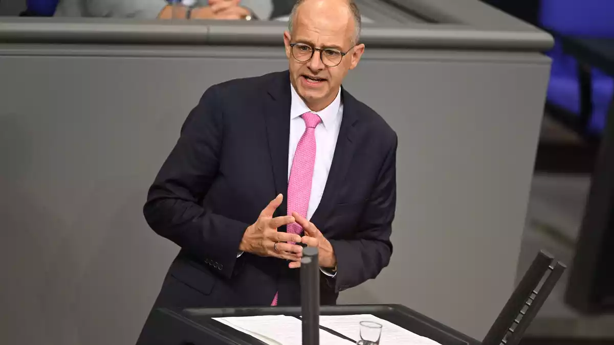 Der CDU-Abgeordnete Brand betonte, es gehe um mehr Informationen. - Bild: Michael Brandt/dpa