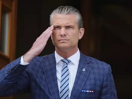 US-Verteidigungsminister Pete Hegseth hat angekündigt, die geplante Erschießung eines Attentäters öffentlich stattfinden zu lassen. (Archivbild) - Foto: Kay Nietfeld/dpa