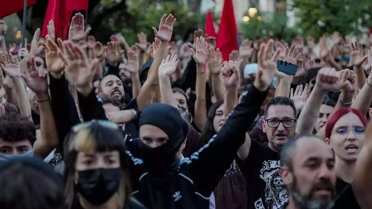 Neue Proteste gab es am Donnerstagabend nicht nur in Madrid, sondern in vielen Städten des Landes. - Bild: Jorge Gil/EUROPA PRESS/dpa