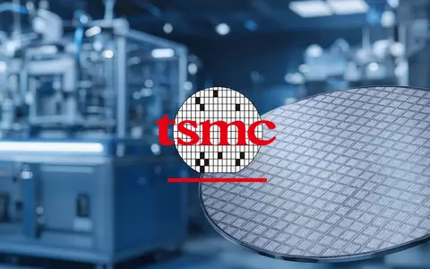Abstrakte Darstellung einer modernen Halbleiterfertigung in einer High-Tech-Reinraumumgebung mit Fokus auf Silizium-Wafer. - Foto: über boerse-global.de