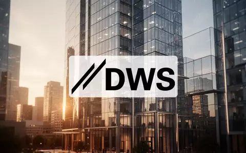 Moderne Büroarchitektur im Finanzviertel bei Sonnenuntergang als Symbol für Unternehmensübernahmen und Immobilieninvestitionen. - Foto: über boerse-global.de