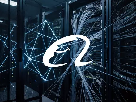 Abstraktes Rechenzentrum mit leuchtenden Glasfaserkabeln und Server-Infrastruktur in blauer, technischer Atmosphäre. - Foto: über boerse-global.de