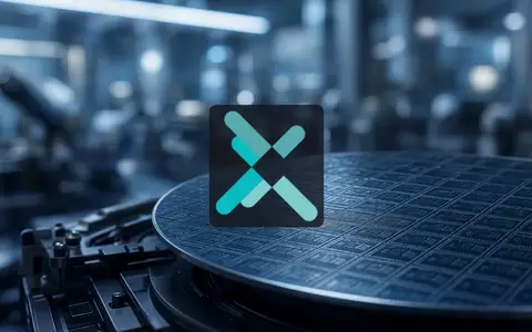 Abstrakte Darstellung einer Halbleiterfertigung mit Fokus auf Silizium-Wafer in kühlen Blautönen. - Foto: über boerse-global.de
