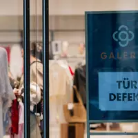 Die Kaufhauskette Galeria ist derzeit ein prominentes Beispiel für Insolvenzen. Die meisten Fälle sind deutlich kleiner. (Foto: Archiv)  - Foto: Rolf Vennenbernd/dpa