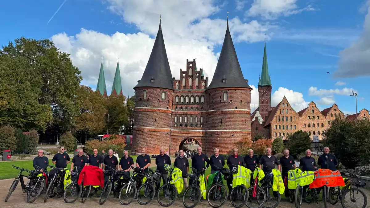 FW-MK: Iserlohner Feuerwehrleute auf großer Radtour - Bild: presseportal.de