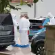 Am Tag danach ist die Spurensicherung weiter vor Ort. - Bild: Daniel Löb/dpa