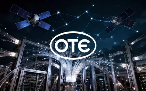 Abstrakte Darstellung von Glasfasernetzwerken und Satelliten in einem nächtlichen, technologischen Umfeld. - Foto: über boerse-global.de