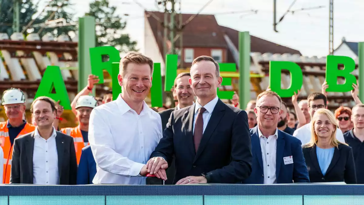 Die erste Generalsanierung wurde 2024 mit viel Trubel gestartet. Von der damaligen Aufbruchstimmung ist wenig übrig. (Archivbild) - Bild: Andreas Arnold/dpa