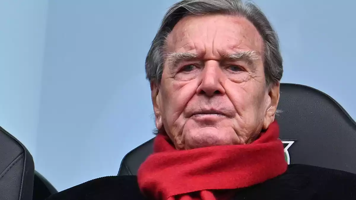 Enge Kontakte nach Moskau: Gerhard Schröder. (Archivbild) - Bild: Swen Pförtner/dpa