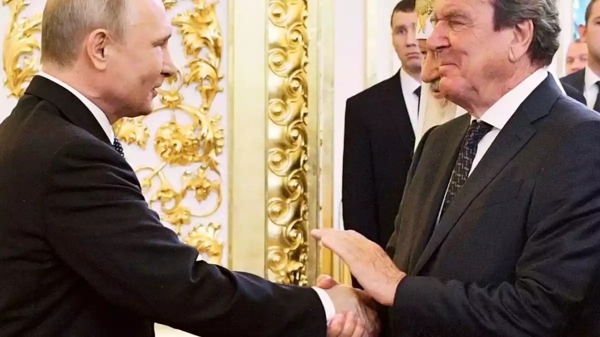Schröder zählte zu Putins Gratulanten. (Archivbild) - Bild: Alexei Druzhinin/POOL SPUTNIK KREMLIN/AP/dpa