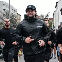 Gemeinsam durch Berlin: BRAUN und Arda Saatçi bringen beim ersten Braun Legendary Community Run rund 50 ausgewählte Teilnehmer auf die Strecke - Foto: presseportal.de