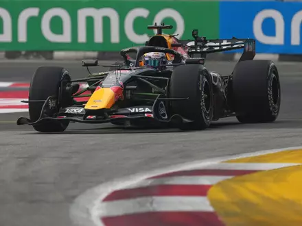 Max Verstappen ist in der Sprint-Qualifikation nicht zu schlagen. - Foto: Ng Han Guan/AP/dpa