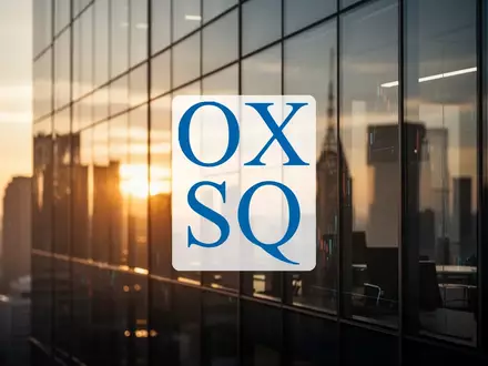 Abstrakte Darstellung von Finanzmärkten mit Fokus auf Investitionsrisiko und Kapitalerträgen bei goldenem Licht. - Foto: über boerse-global.de