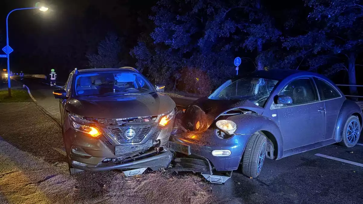 FW Flotwedel: Auslaufende Betriebsstoffe nach Verkehrsunfall - Bild: presseportal.de