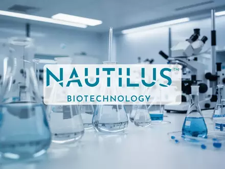 Modernes Biotechnologie-Labor mit fokussierter Beleuchtung und wissenschaftlichen Instrumenten - Foto: über boerse-global.de