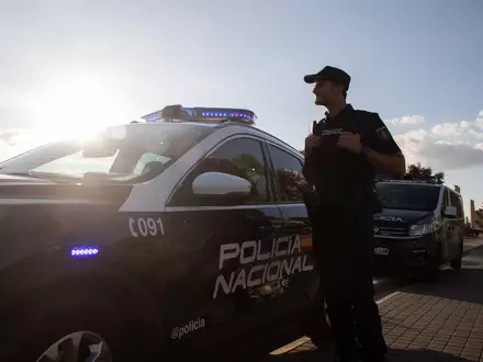 Die spanische Polizei auf Mallorca nahm Ermittlungen zur Ursache des tödlichen Autounfalls von Klaus Rader, einem der Gründer der bekannten Restaurantkette L'Osteria, auf.  - Foto: Clara Margais/dpa