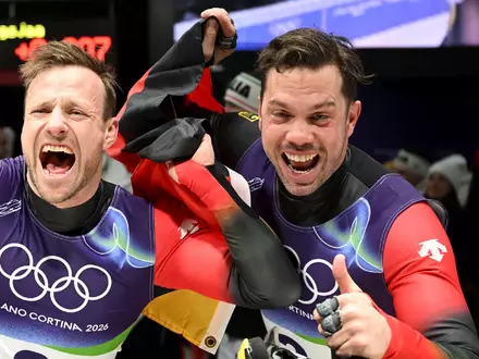 Tobias Wendl (Deutschland, r) und Tobias Arlt (Deutschland) wollen nun bis Olympia 2030 weitermachen. (Archivbild) - Foto: Robert Michael/dpa