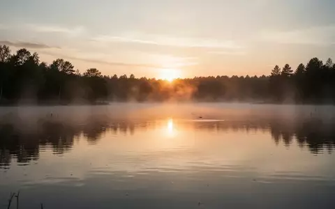 Symbolbild: ruhiger See bei Sonnenaufgang - Foto: über boerse-global.de