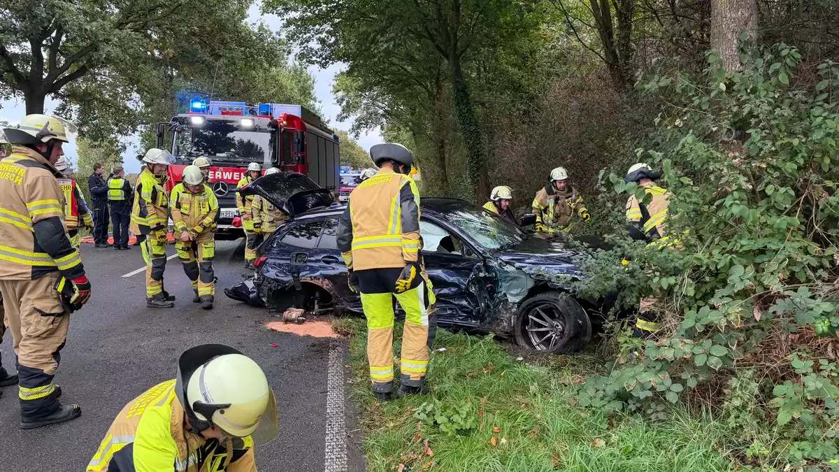 FW Meerbusch: Schwerer Verkehrsunfall mit mehreren schwer verletzten Personen - Bild: presseportal.de