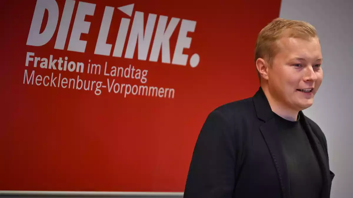 Am späten Abend stimmte auch der Landesvorstand der Linken unter Vorsitz von Hennis Herbst zu. (Archivbild) - Bild: Philip Dulian/dpa