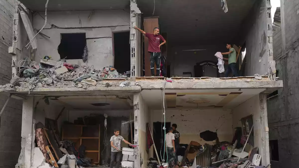Zuletzt hat Israels Armee ihre Luftangriffe zudem wieder verstärkt.  - Bild: Jehad Alshrafi/AP/dpa