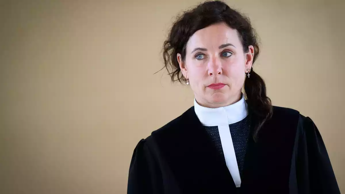 Ein Justizdrama trifft auf die Literaturbranche: In Juli Zehs neuem Roman verschwimmen Wahrheit und Erinnerung. (Archivbild) - Bild: Bernd von Jutrczenka/dpa