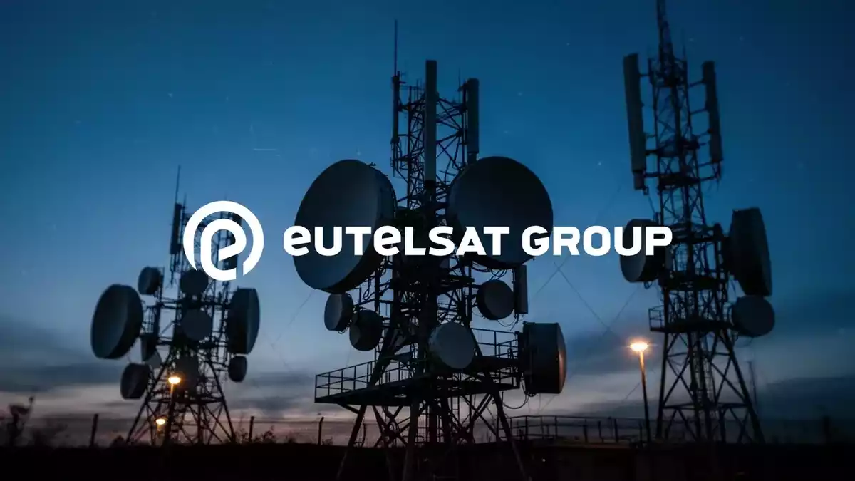 Eutelsat Faces Regulatory Delays and SpaceX Pressure as OneWeb Waits