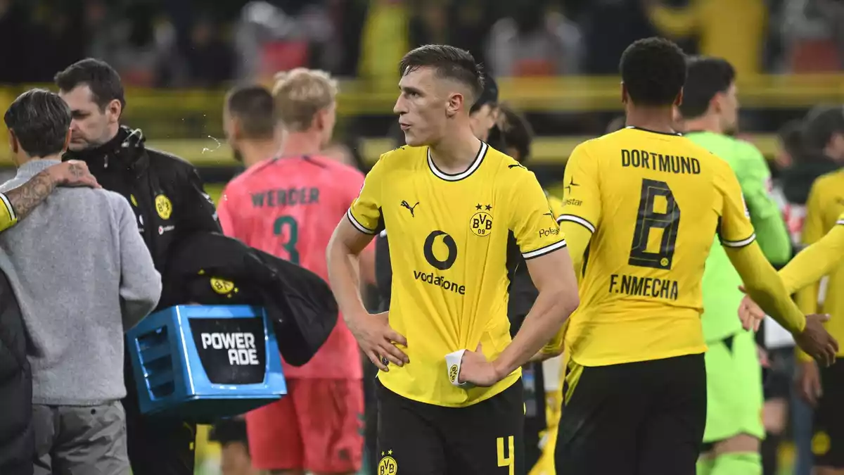 Für Nico Schlotterbeck und Borussia Dortmund stehen volle Woche auf dem Programm. - Bild: Bernd Thissen/dpa