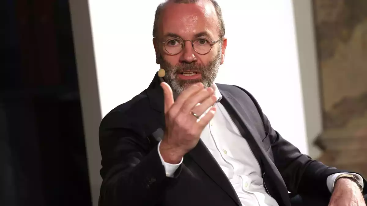 Der EVP-Chef Manfred Weber kritisiert die «Brandmauer». (Archivfoto) - Bild: Karl-Josef Hildenbrand/dpa