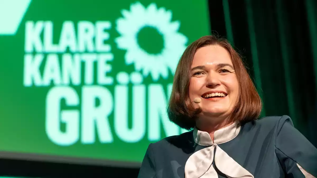 Grünen-Spitzenkandidatin Claudia Müller warb für den Eintritt in Koalitionsverhandlungen. (Archivbild) - Bild: Ulrich Perrey/dpa