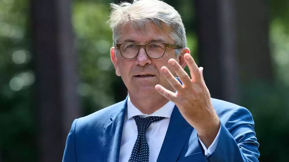 Kulturstaatsminister Weimer äußert scharfe Kritik an einem möglichen Bündnis der SPD mit der Linken in Berlin. (Archivbild) - Bild: Georg Wendt/dpa